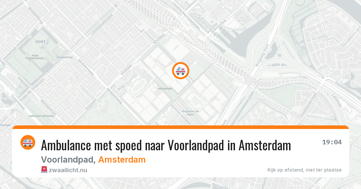 Ambulance met spoed naar Voorlandpad in Amsterdam — 25 mei 2026