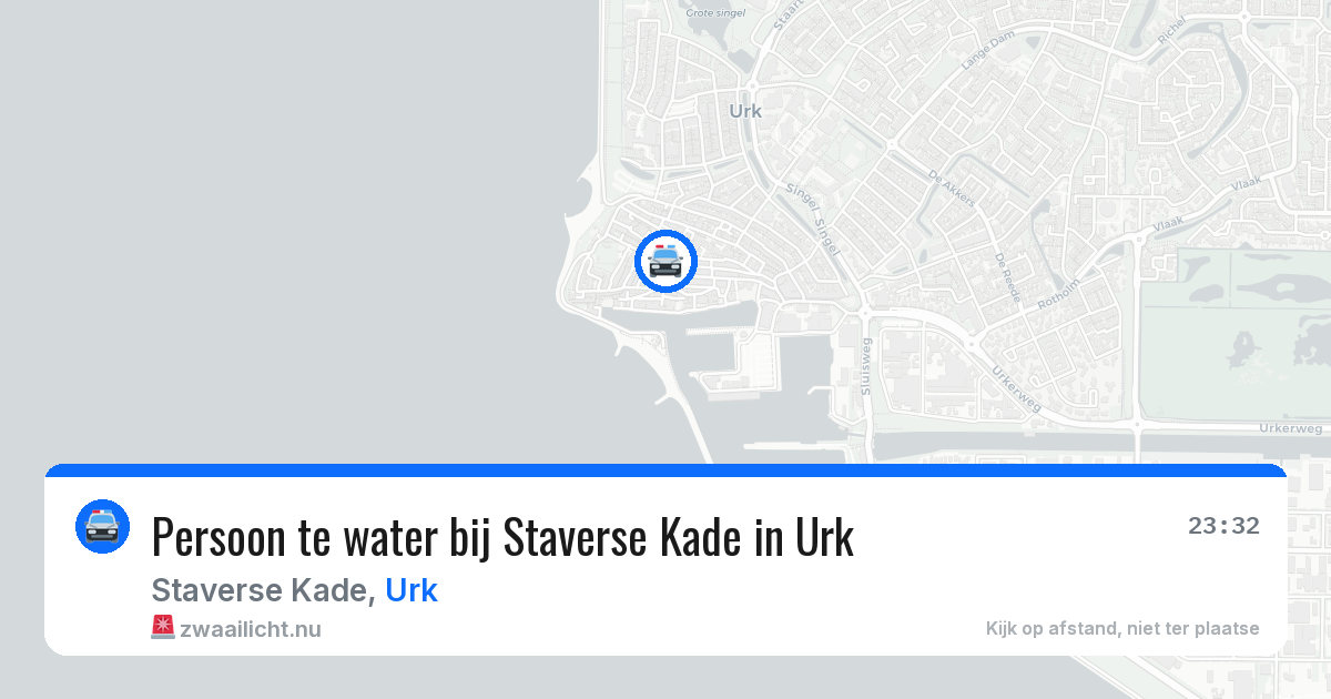 Persoon te water bij Staverse Kade in Urk — 30 mei 2026